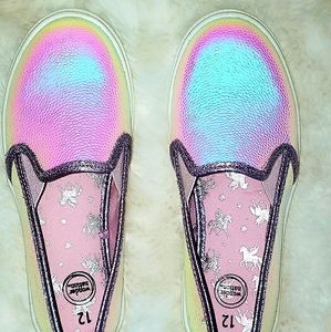 Wonder Kids Girl's Iridescent Slip-on Canvas Shoes